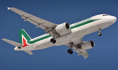 De laatste staking van het zieltogende Alitalia alitaliavliegtuig