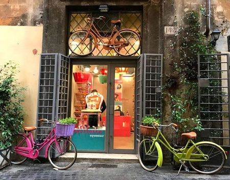 Historische en ambachtelijke winkels in Rome met uitsterven bedreigd ambacht(1)