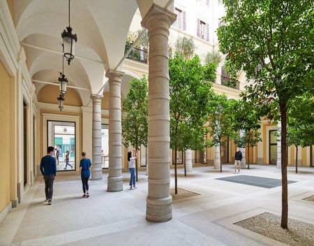 Grootste Apple-winkel van Italië opent in piekfijn gerestaureerde Palazzo Marignoli apple(7)