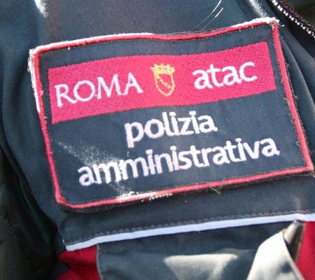 Eerste bussen in Rome uitgerust met Tap & Go-systeem atac_tap_go_bussen (10)