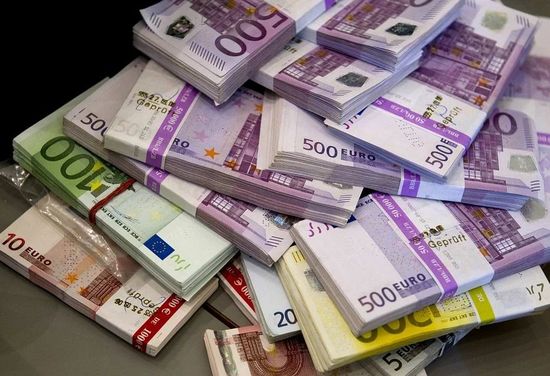 Italiaanse regering steunt toerisme en cultuur met 3 miljard euro eurobiljetten_18