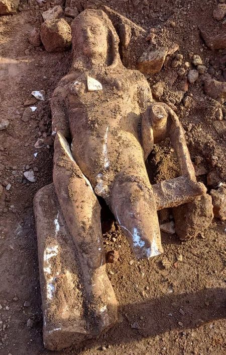 Levensgroot marmeren beeld van man verkleed als Hercules ontdekt in Rome Hercules (8)