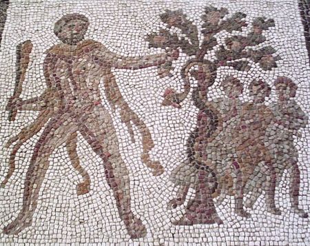 Levensgroot marmeren beeld van man verkleed als Hercules ontdekt in Rome Hercules_appels