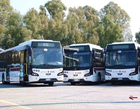 Mysterie van de brandende bussen in Rome opgelost atacbus(1)