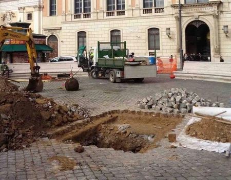Eindelijk bomen op Piazza di San Silvestro silvestro(21)