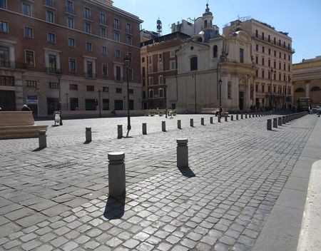 Eindelijk bomen op Piazza di San Silvestro silvestro(6)