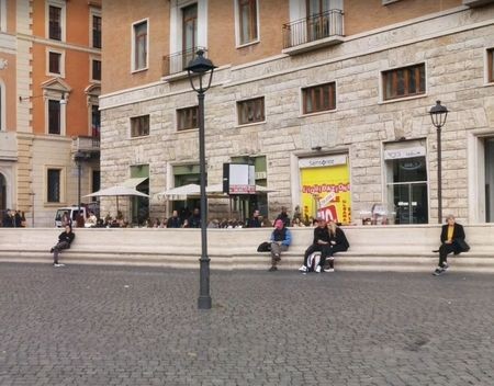 Eindelijk bomen op Piazza di San Silvestro silvestro(12)