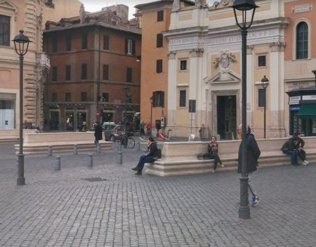 Eindelijk bomen op Piazza di San Silvestro silvestro(11)