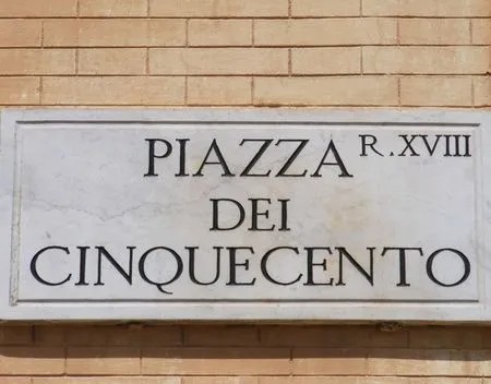 Reisbegeleiders, stadsgidsen en touroperators betogen in Rome piazzacinquecento