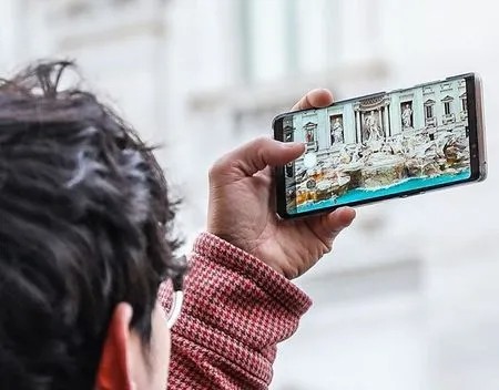 Reisbegeleiders, stadsgidsen en touroperators betogen in Rome selfie