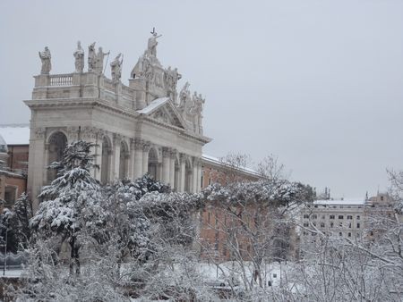 Rome verwacht vanochtend sneeuw en verspreidt nieuwe brochure met wintertips sneeuw4