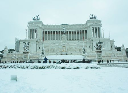 Rome verwacht vanochtend sneeuw en verspreidt nieuwe brochure met wintertips sneeuw1