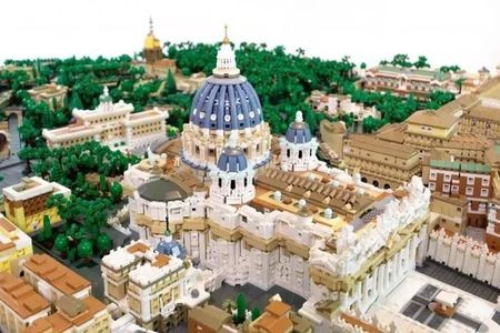Kunstenaar bouwt Vaticaanstad na met 67.000 stukjes Lego legovati (2)