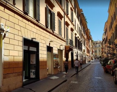 Winkeliers in Rome proberen te overleven handel(4)