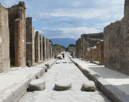 Toeriste stuurt gestolen artefacten terug naar Pompeï omdat ze ongeluk brengen pompei2
