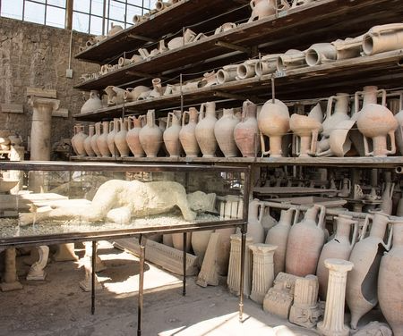 Toeriste stuurt gestolen artefacten terug naar Pompeï omdat ze ongeluk brengen pompei1