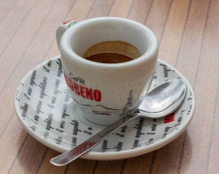 In Rome gaan wekelijks dertig handelszaken dicht koffie (8)