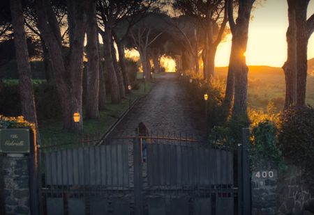 Nieuwe Netflix-serie speelt zich af in het Rome van de jaren ‘60 lunapark2