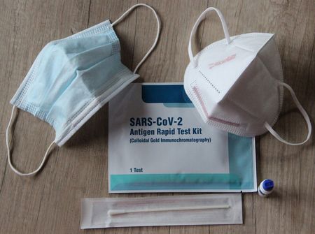 Italië bouwt coronamaatregelen langzaam af mondmaskers