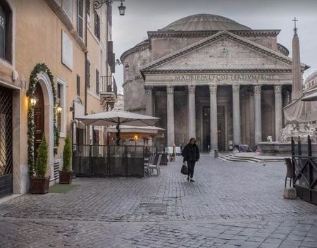 Restaurants in Rome snakken naar toeristen pantheonterras