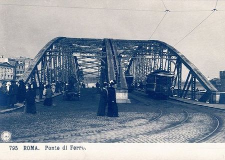 Historische brug in Rome schiet in brand en stort in Tiber ponte_di_ferro (7)