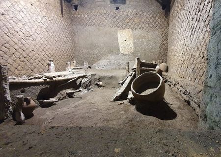 Slavenkamer ontdekt bij Civita Giuliana in Pompeï slavenkamer pompeii (12)