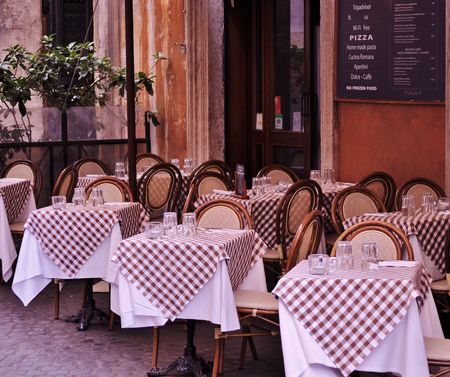 Terrassen in Rome mogen tijdelijk uitbreiden terras2