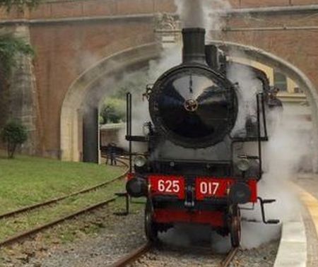 Met de trein vanuit Vaticaanstad naar het pauselijke buitenverblijf in Castel Gandolfo trein_vaticaan (8)